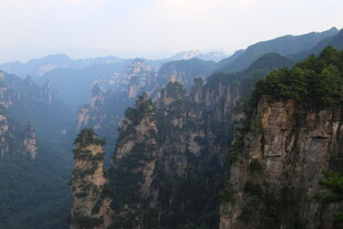 壮丽奇峰景观