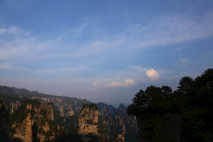 壮美张家界奇峰云海景观