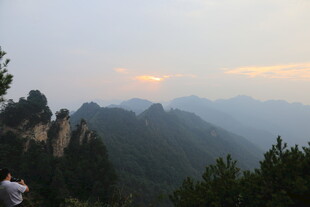 山间暮色美景