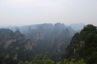 壮丽奇峰景观