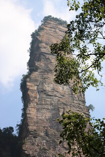 巍峨壮观的奇特岩石山峰