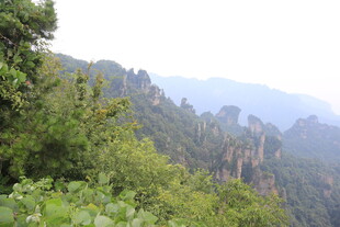 山林奇峰景色