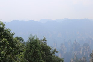 张家界山峦景色