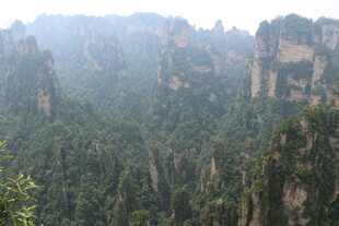 张家界奇峰林立壮观美景