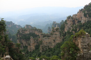 壮丽奇峰景观