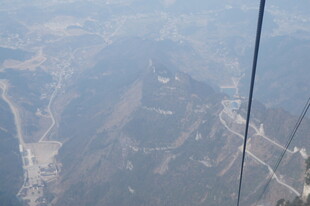 高空俯瞰山川景色