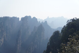 壮丽奇峰景观