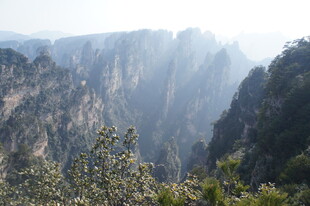 壮丽巍峨的奇峰峻岭