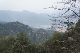 山间景致 远眺朦胧山峦