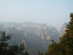 壮丽山峦景色