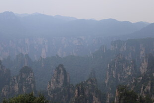 壮丽奇峰景观