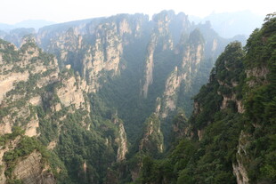 壮丽奇峰景观