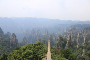 张家界奇峰景观栈道
