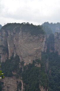 壮丽险峻的山峰景观