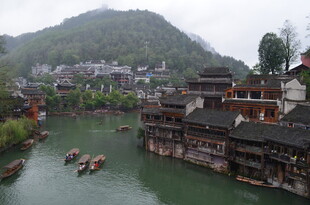 湘西凤凰古城河畔美景