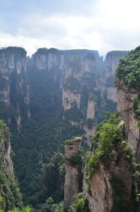 壮丽奇峰景观