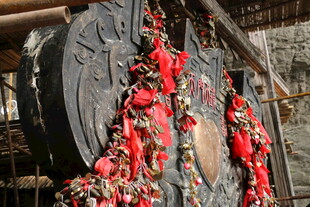 古钟挂饰祈愿 红绸添福