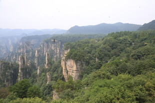 张家界奇峰异石景色壮美