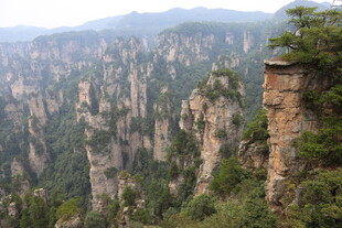 壮丽奇峰景观
