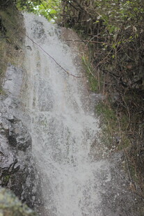 山间小瀑布景观