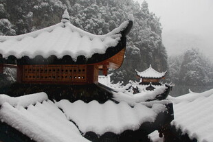 雪覆古建筑 尽显静谧之美