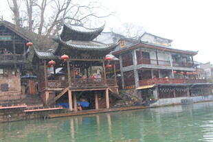 湘西凤凰古城临水古建筑