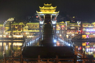 重庆洪崖洞夜景璀璨