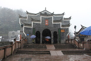 雨中古式建筑 氛围清幽
