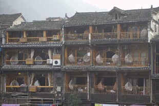 古色古香的多层传统民居