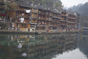 湘西水乡吊脚楼风景