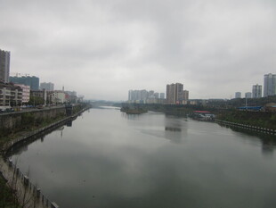 城市河畔风景图