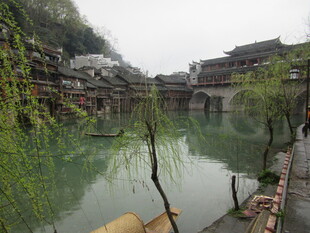 江南水乡河畔古朴景致