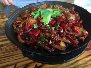 香辣可口的美味干锅鸡