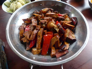 美味干锅茄子炒肉片