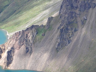 高山湖泊壮丽自然景观