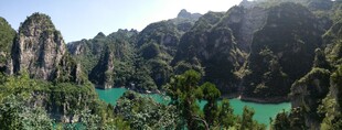 青山绿水间的秀丽自然风光