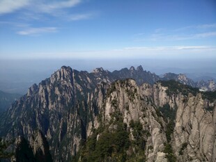 壮丽黄山山峰景观