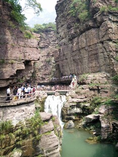 峡谷栈道美景