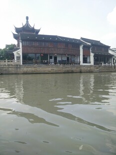 水边古建 尽显中式韵味