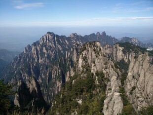 壮丽黄山山峰景观