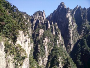 壮丽巍峨的高山景观