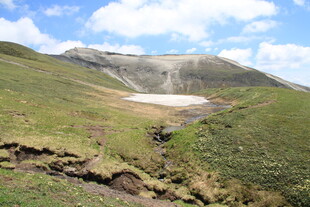 山间开阔美景