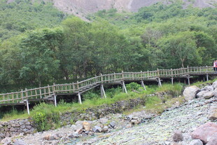 山间木栈道 漫步自然景