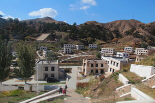 山间小镇风光