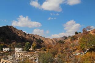 秋日山间美景