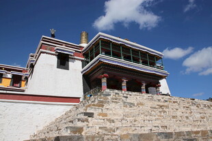 藏式建筑寺庙外观景致
