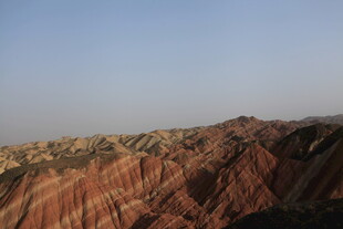 七彩山峦美景