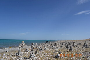 海边嶙峋礁石景观