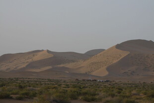 沙漠山丘景观