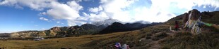 壮丽山景与蓝天